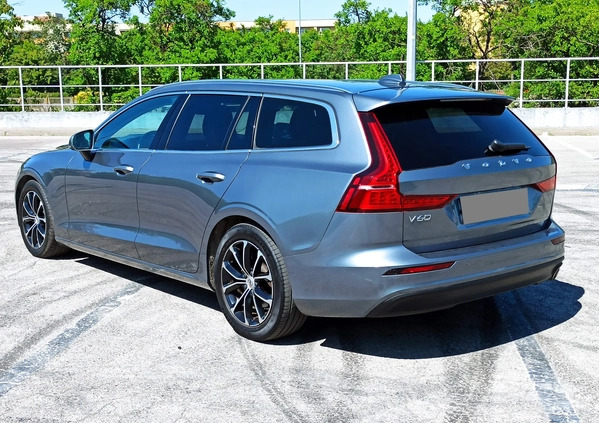 Volvo V60 cena 92900 przebieg: 60000, rok produkcji 2019 z Radom małe 781